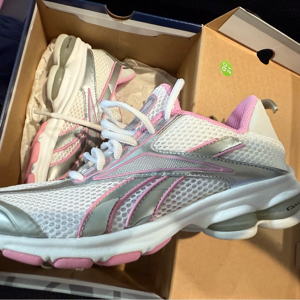 Reebok White and Pink Mesh Sneakers